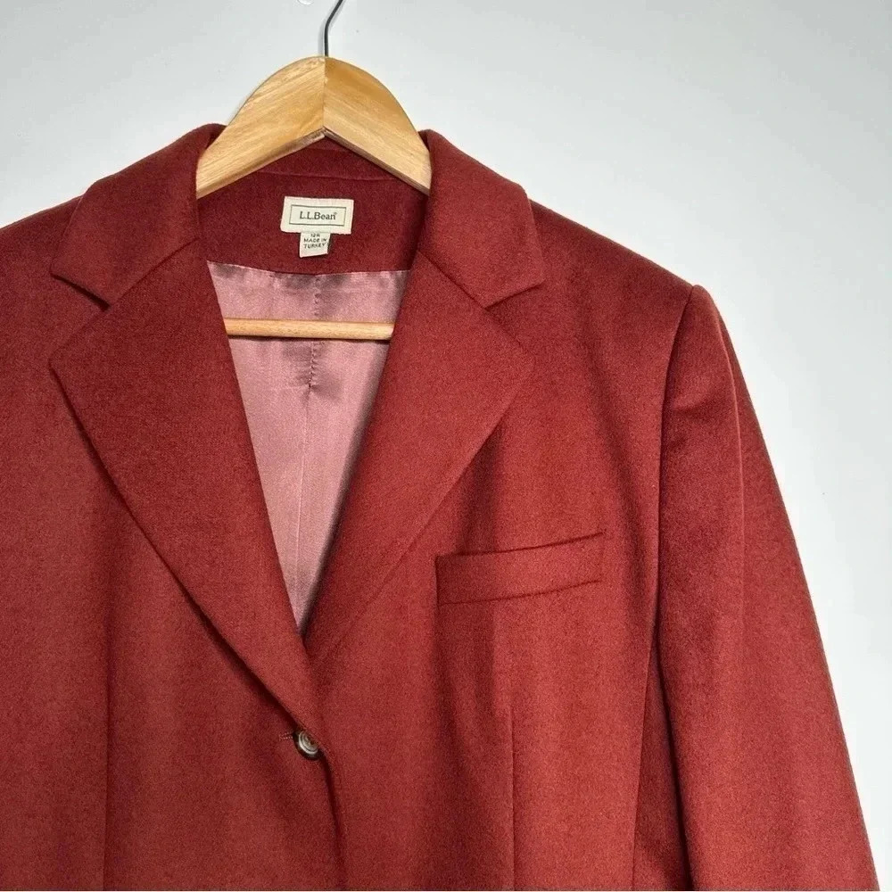 L.L. Bean Wool Cashmere Two Button Blazer Size 12 - Picture 2 of 8